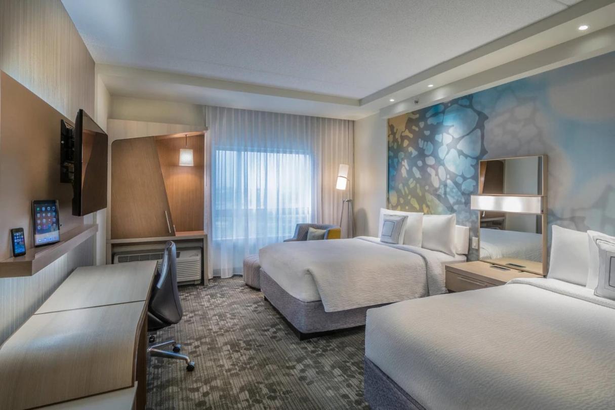Courtyard By Marriott Winnipeg Airport Room photo