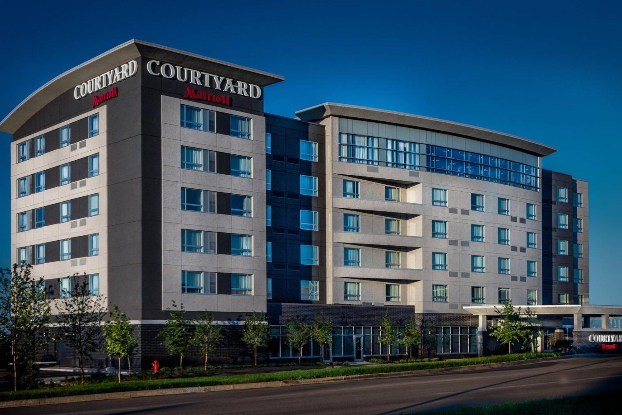Courtyard By Marriott Winnipeg Airport Exterior photo