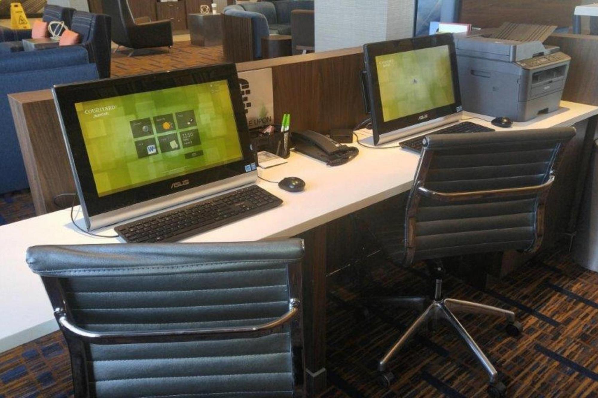 Courtyard By Marriott Winnipeg Airport Exterior photo
