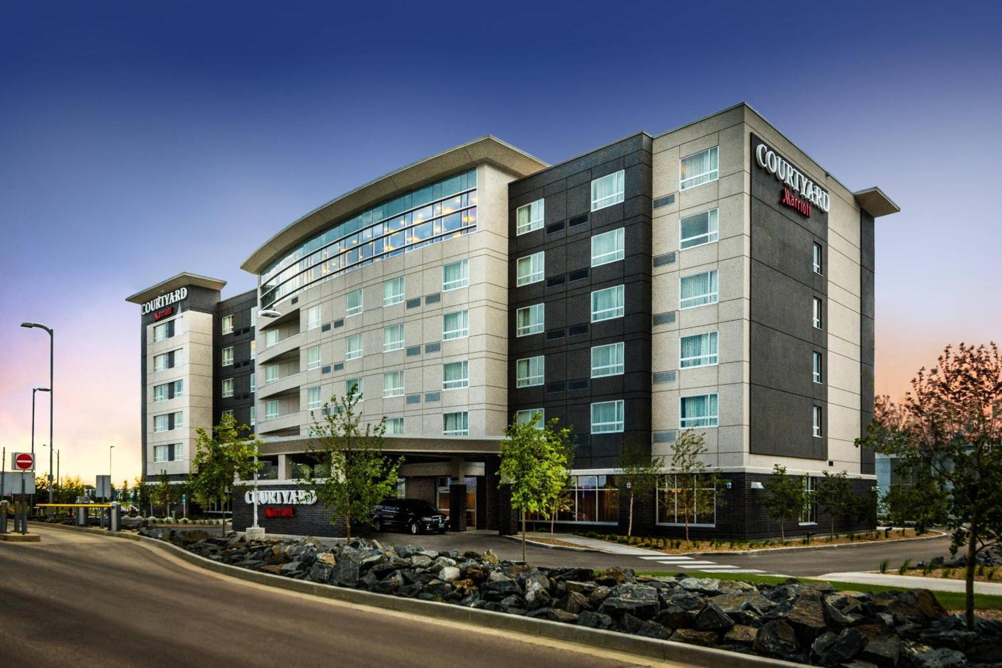Courtyard By Marriott Winnipeg Airport Exterior photo